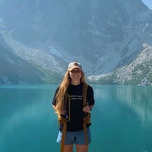 Meet your Posher, Alli